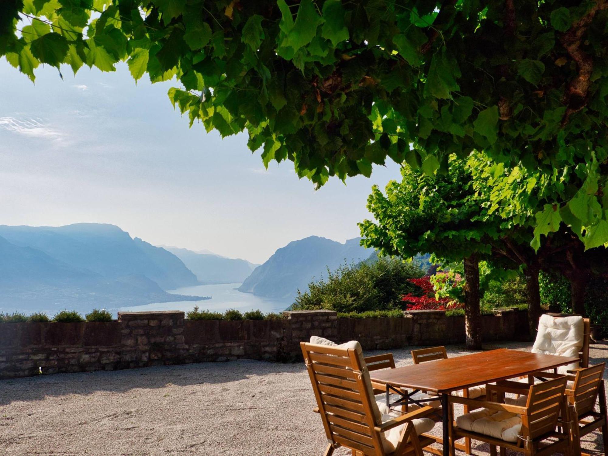 Panoramic Lakeview House Bellagio Civenna Exterior photo